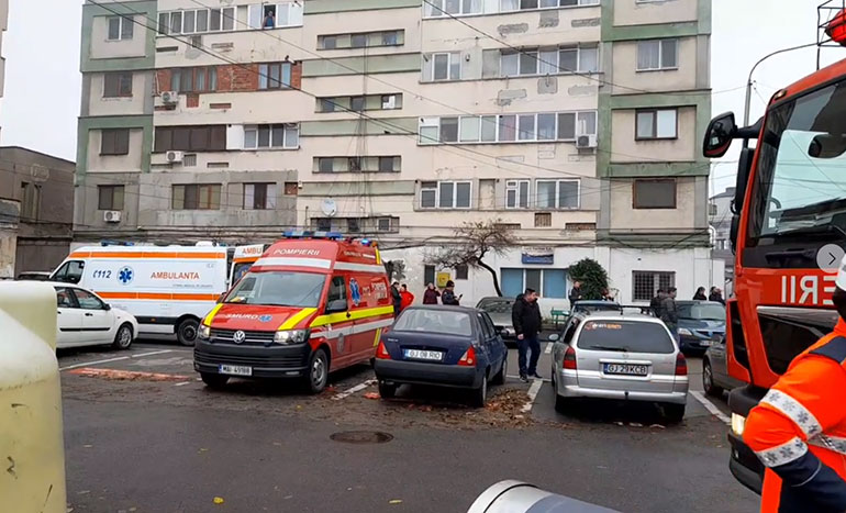 VIDEO Incendiu La Un Apartament Al Unui Bloc Situat Pe Strada Nicolae